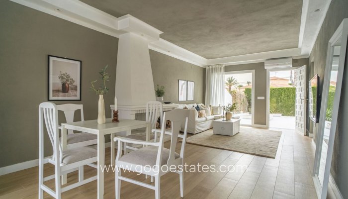 Te koop - Huis - Halfvrijstaande woning - Torrevieja - LA SIESTA