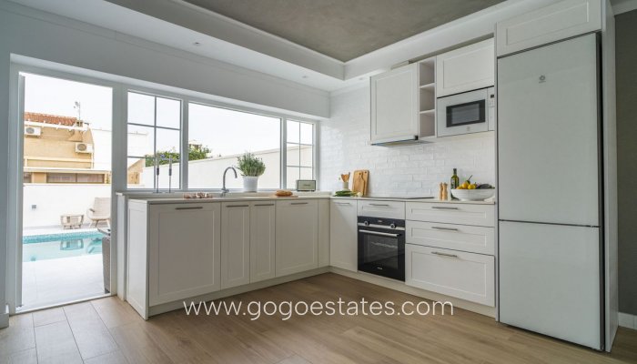 Te koop - Huis - Halfvrijstaande woning - Torrevieja - LA SIESTA