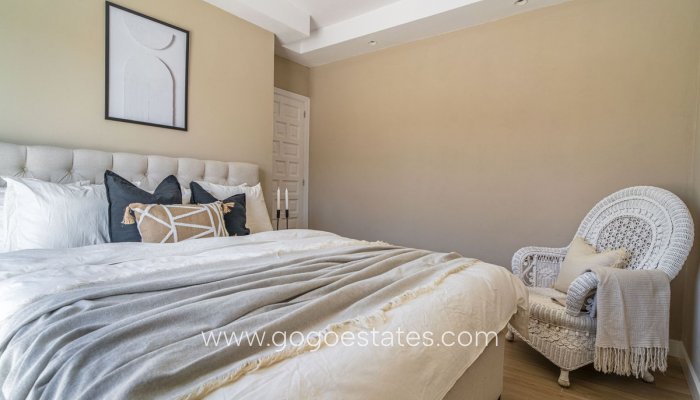 Te koop - Huis - Halfvrijstaande woning - Torrevieja - LA SIESTA