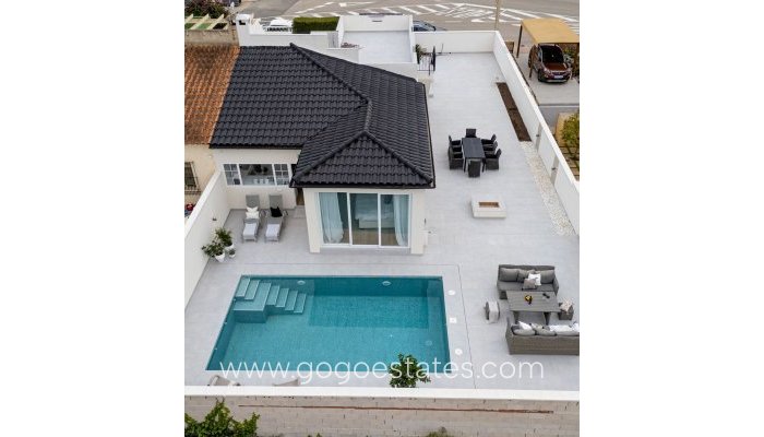 Te koop - Huis - Halfvrijstaande woning - Torrevieja - LA SIESTA