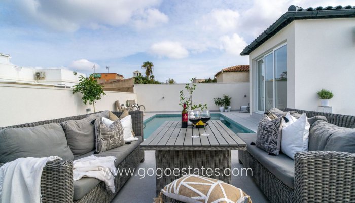 Te koop - Huis - Halfvrijstaande woning - Torrevieja - LA SIESTA