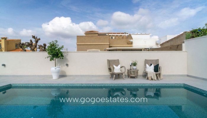 Te koop - Huis - Halfvrijstaande woning - Torrevieja - LA SIESTA