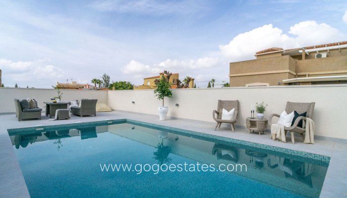 Te koop - Huis - Halfvrijstaande woning - Torrevieja - LA SIESTA