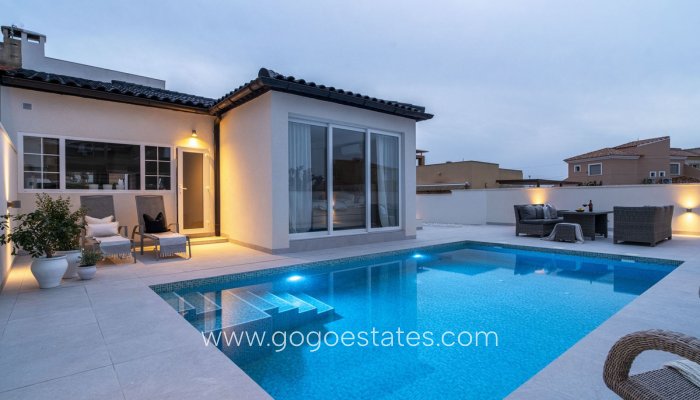 Te koop - Huis - Halfvrijstaande woning - Torrevieja - LA SIESTA