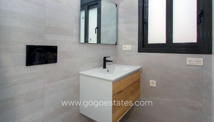 Te koop - Appartement - Appartement op de middelste verdieping - Torrevieja - Torrevieja Centro