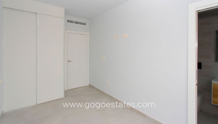 Te koop - Appartement - Appartement op de middelste verdieping - Torrevieja - Torrevieja Centro