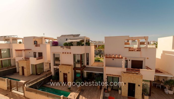 Te koop - Huis - Vrijstaande Villa - Rojales - Quesada