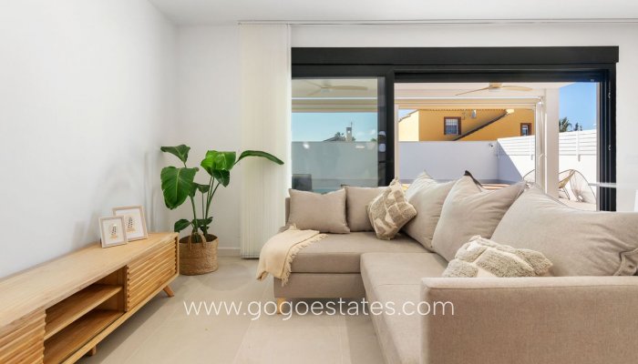 Te koop - Huis - Vrijstaande Villa - Torrevieja - Torrevieja Centro