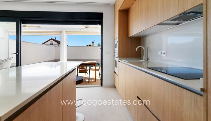 Te koop - Huis - Vrijstaande Villa - Torrevieja - Torrevieja Centro