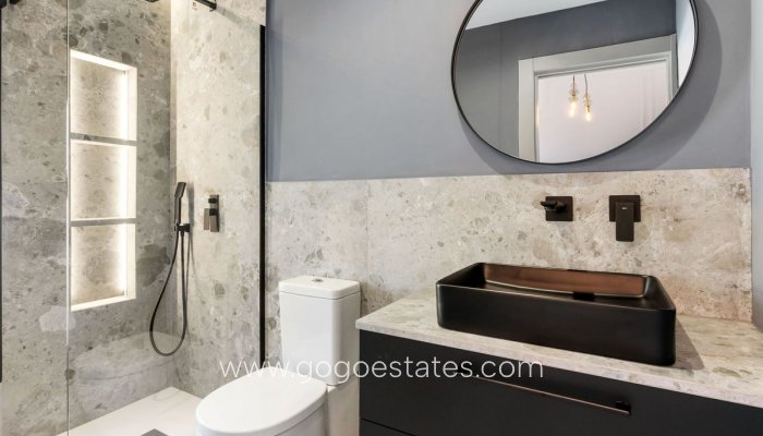 Te koop - Huis - Vrijstaande Villa - Torrevieja - Torrevieja Centro