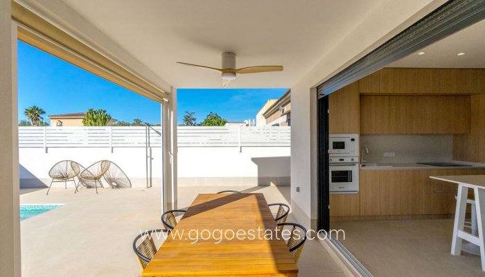 Te koop - Huis - Vrijstaande Villa - Torrevieja - Torrevieja Centro