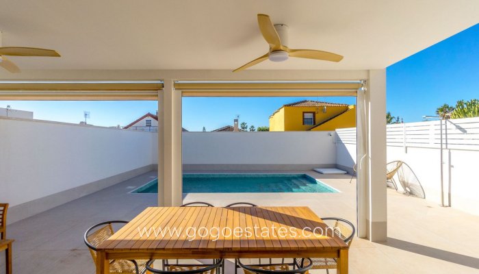 Te koop - Huis - Vrijstaande Villa - Torrevieja - Torrevieja Centro