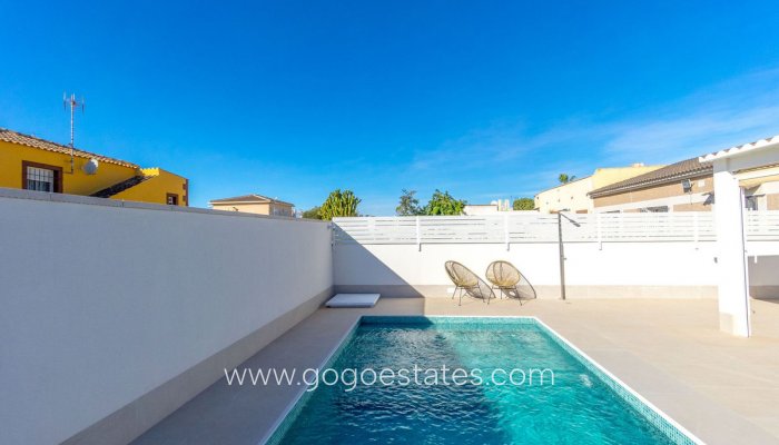 Te koop - Huis - Vrijstaande Villa - Torrevieja - Torrevieja Centro