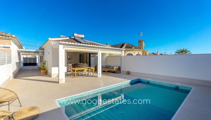 Te koop - Huis - Vrijstaande Villa - Torrevieja - Torrevieja Centro