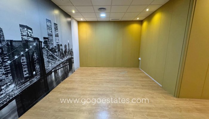 Te koop - Commercieel - Kantoor - Guardamar del Segura - Guardamar del Segura Centro