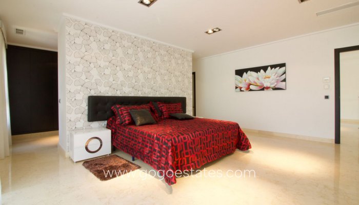 Te koop - Huis - Vrijstaande Villa - Orihuela - Orihuela Costa