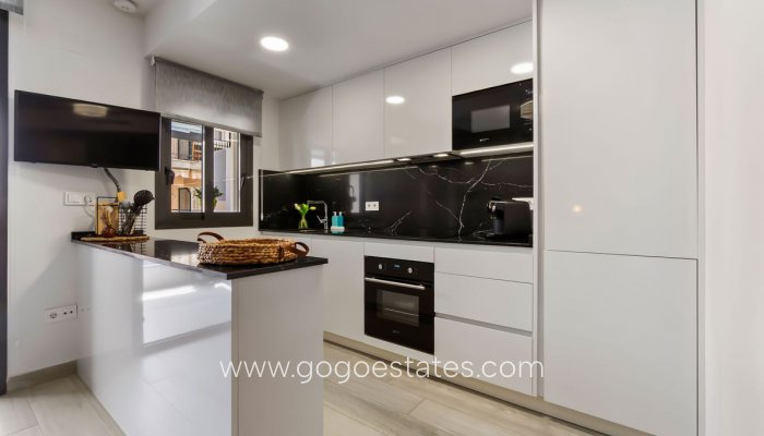 Te koop - Appartement - Appartement op de middelste verdieping - Torrevieja - Torrevieja Centro