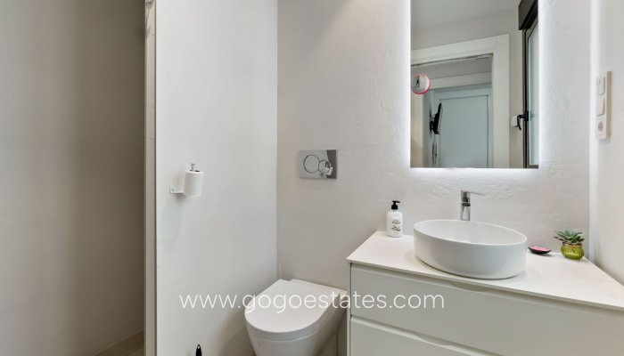 Te koop - Appartement - Appartement op de middelste verdieping - Torrevieja - Torrevieja Centro