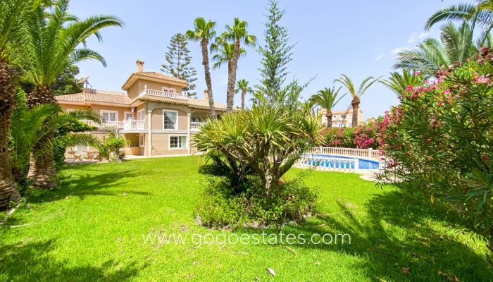Te koop - Huis - Vrijstaande Villa - Orihuela - Villamartin