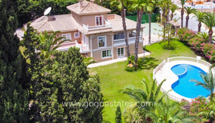 Te koop - Huis - Vrijstaande Villa - Orihuela - Villamartin