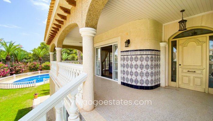 Te koop - Huis - Vrijstaande Villa - Orihuela - Villamartin