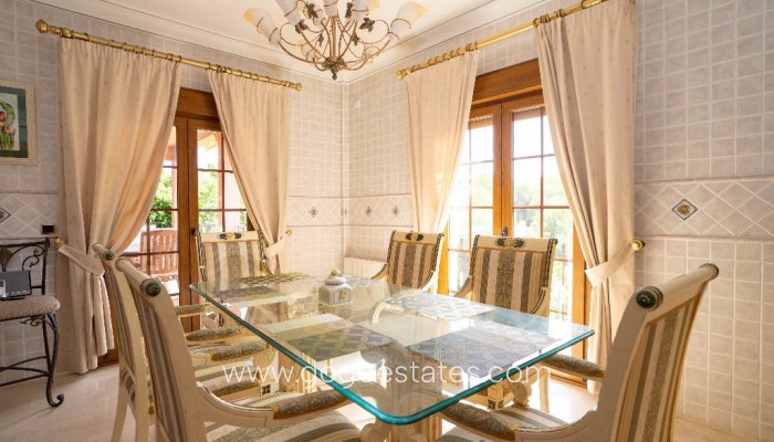 Te koop - Huis - Vrijstaande Villa - Orihuela - Campoamor