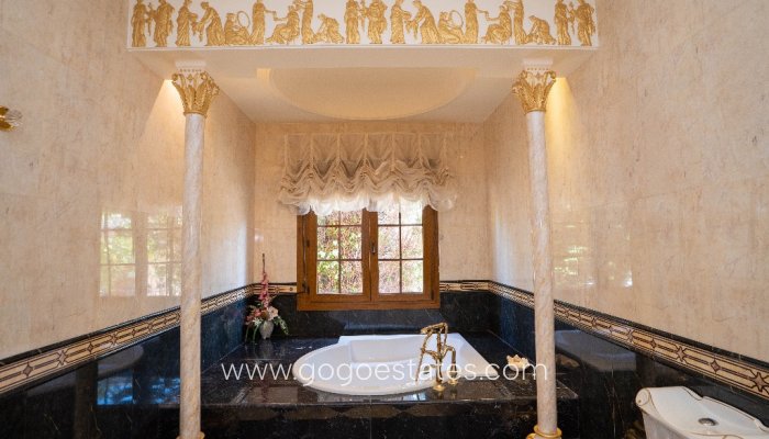 Te koop - Huis - Vrijstaande Villa - Orihuela - Campoamor