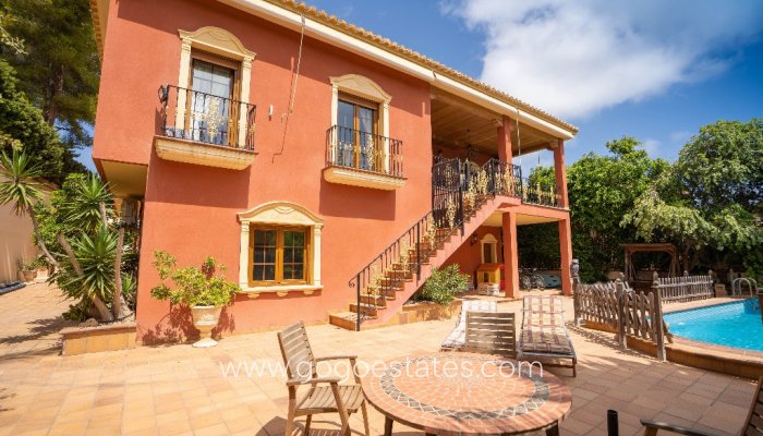 Te koop - Huis - Vrijstaande Villa - Orihuela - Campoamor