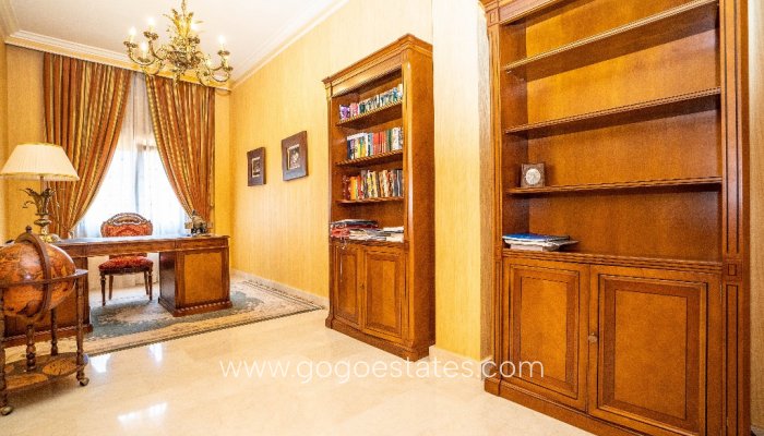 Te koop - Huis - Vrijstaande Villa - Orihuela - Campoamor