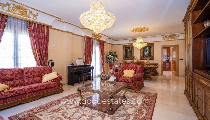 Te koop - Huis - Vrijstaande Villa - Orihuela - Campoamor