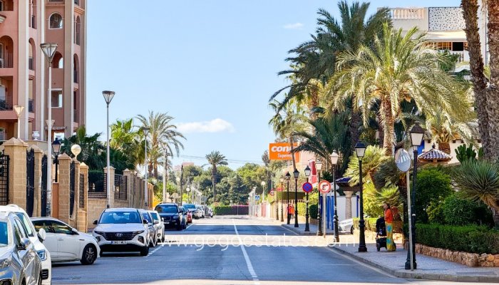 Te koop - Appartement - Appartement op de middelste verdieping - Torrevieja - Torrevieja Centro