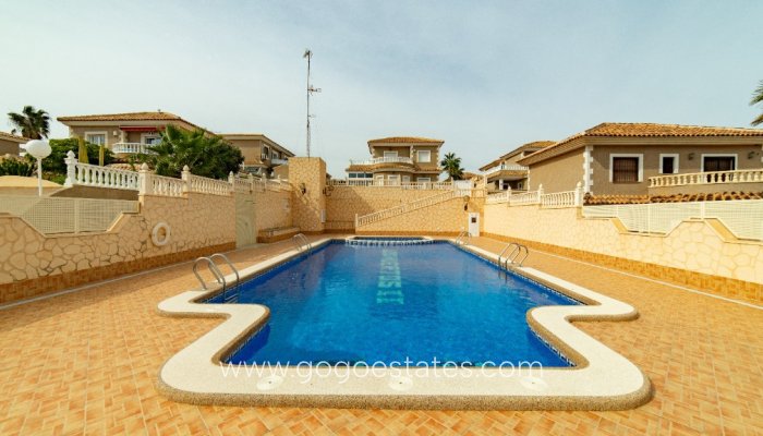 Te koop - Huis - Vrijstaande Villa - Orihuela - Los Altos
