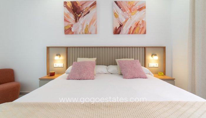 Revente - Maison - Villa Individuelle - Torrevieja - Torrevieja Centro