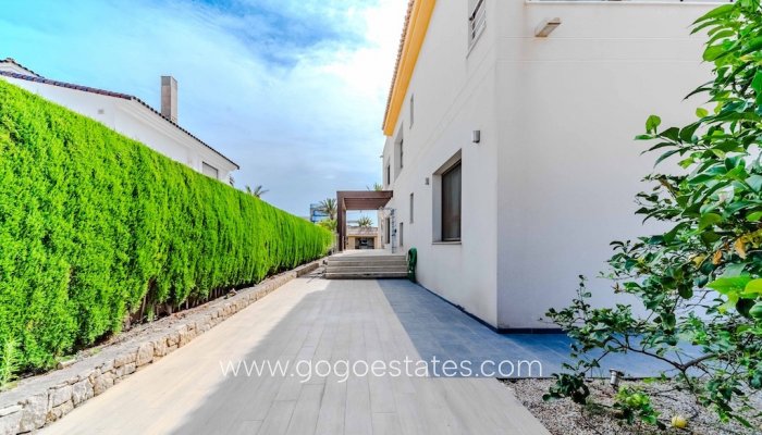 Te koop - Huis - Vrijstaande Villa - Orihuela - Cabo Roig