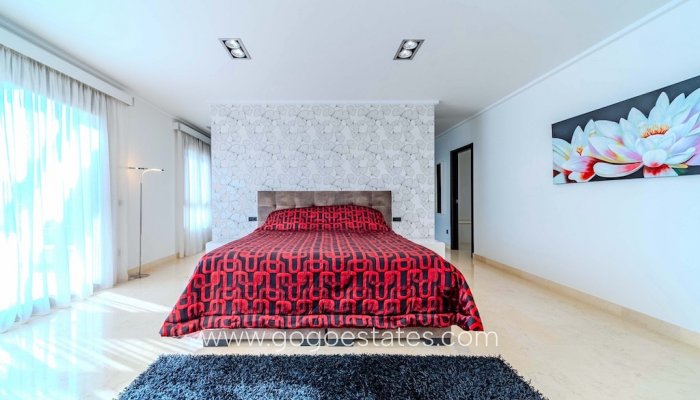 Te koop - Huis - Vrijstaande Villa - Orihuela - Cabo Roig