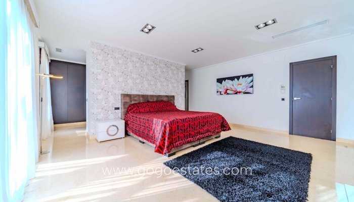 Te koop - Huis - Vrijstaande Villa - Orihuela - Cabo Roig