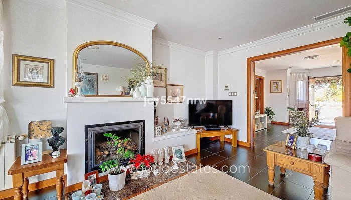 Te koop - Huis - Vrijstaande Villa - Pinoso - Pinoso Centro