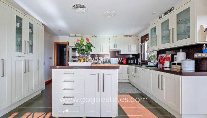 Te koop - Huis - Vrijstaande Villa - Pinoso - Pinoso Centro