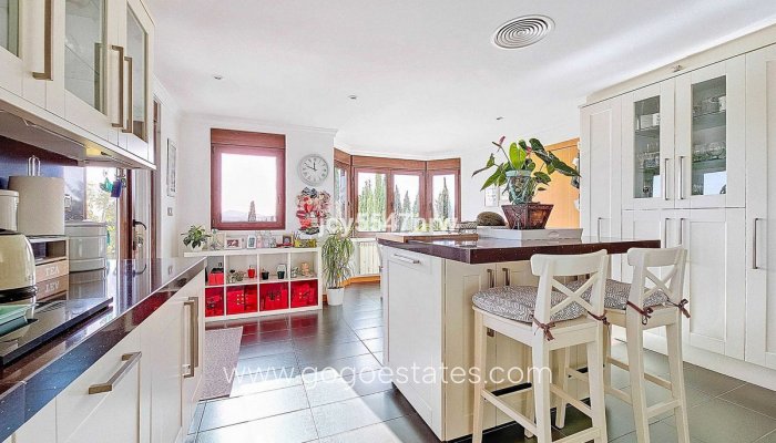 Te koop - Huis - Vrijstaande Villa - Pinoso - Pinoso Centro