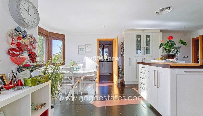 Te koop - Huis - Vrijstaande Villa - Pinoso - Pinoso Centro