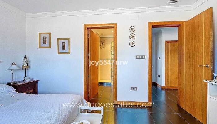 Te koop - Huis - Vrijstaande Villa - Pinoso - Pinoso Centro