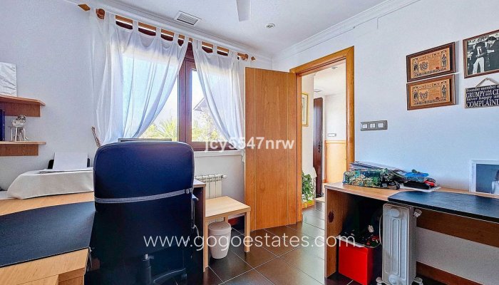 Te koop - Huis - Vrijstaande Villa - Pinoso - Pinoso Centro