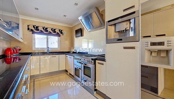 Te koop - Huis - Vrijstaande Villa - Teulada - Moraira