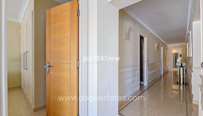 Te koop - Huis - Vrijstaande Villa - Teulada - Moraira