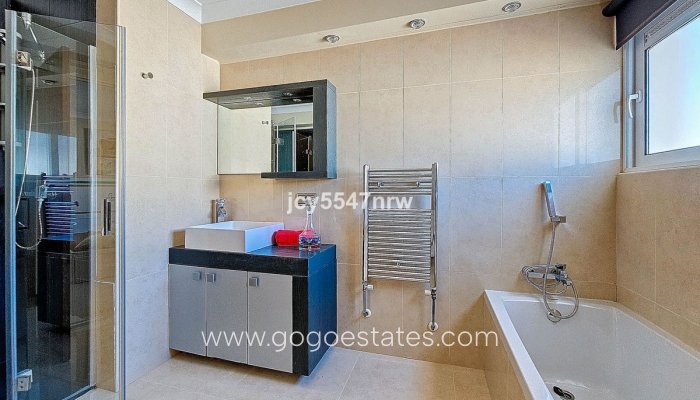 Te koop - Huis - Vrijstaande Villa - Teulada - Moraira