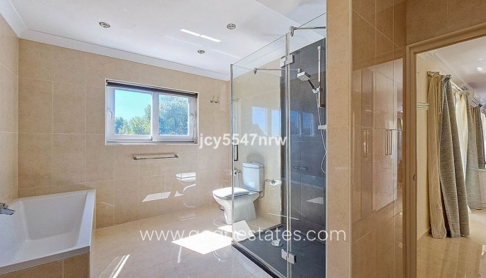 Te koop - Huis - Vrijstaande Villa - Teulada - Moraira