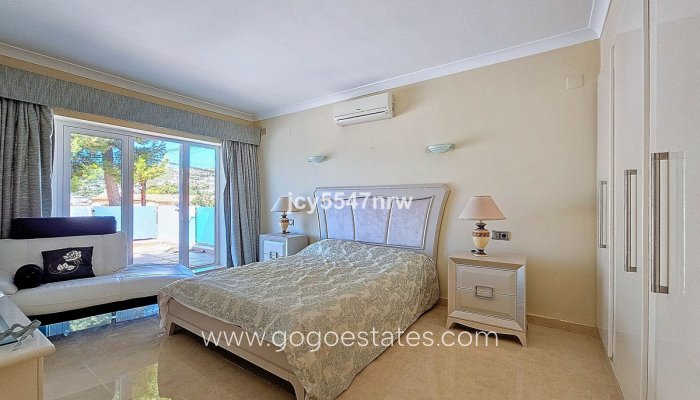 Te koop - Huis - Vrijstaande Villa - Teulada - Moraira