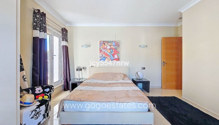 Te koop - Huis - Vrijstaande Villa - Teulada - Moraira