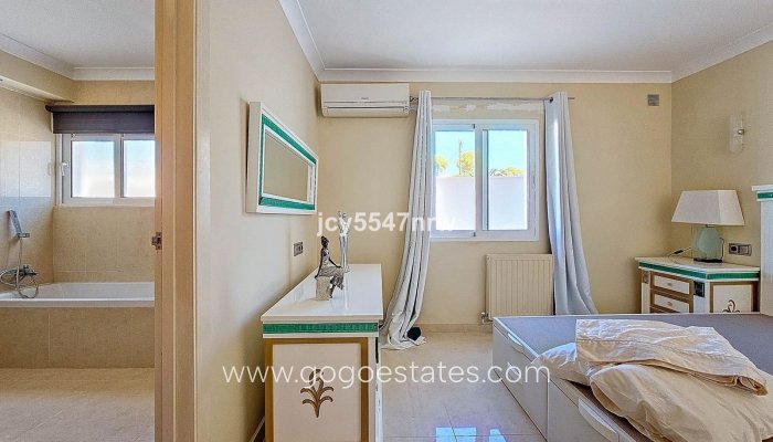 Te koop - Huis - Vrijstaande Villa - Teulada - Moraira