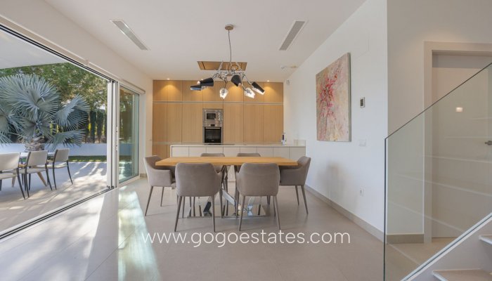 Te koop - Huis - Vrijstaande Villa - Orihuela - Orihuela Centro